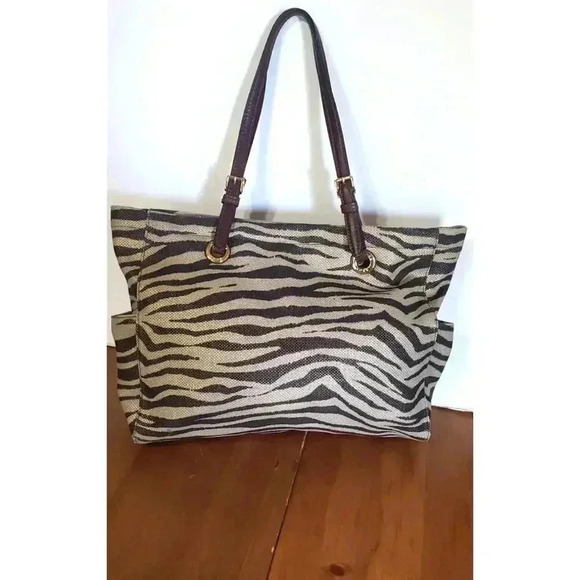 MICHAEL KORS Jet set Zebra print Jacquard large tote shoulder bag metallic sheen - Picture 3 of 10